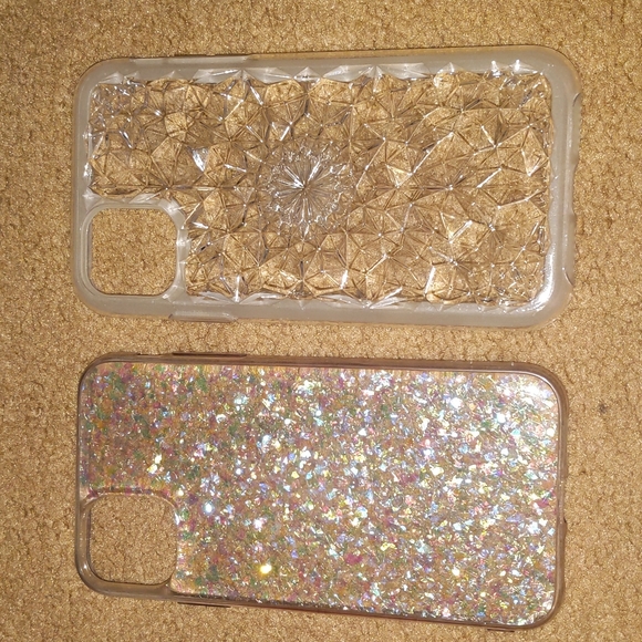 Set of 4 Decorative iPhone 11 cases measuring 3"x6" w/1 cardholde… - Picture 4 of 6